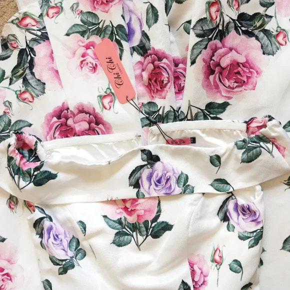 🍒NWT🍒 CHI CHI LONDON WHITE FLORAL HIGH LOW DRESS